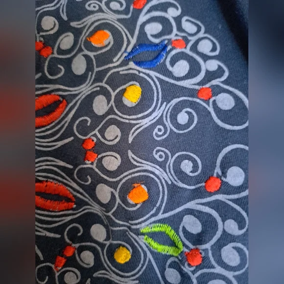 Embroidered Tunic Top - Picture 7 of 8